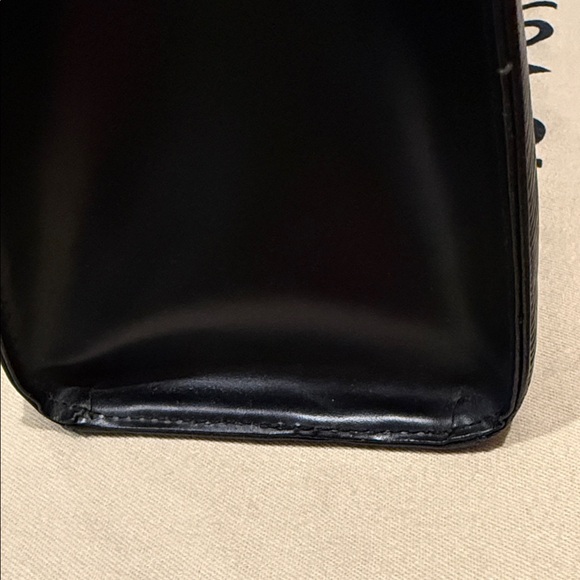 LOUIS VUITTON Epi Croisette Tote Bag Black - Picture 16 of 17